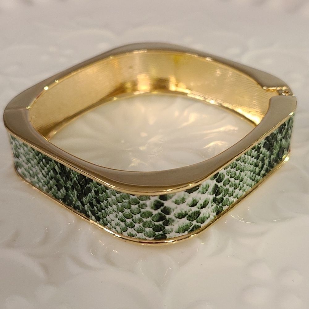 Square Clamp Bangle - Picture 6 of 16